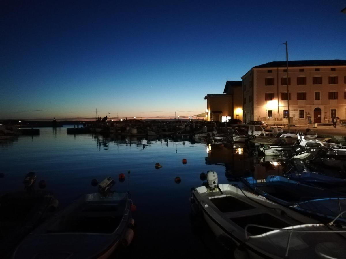 דירות פיראן Casa Al Porto Antico מראה חיצוני תמונה